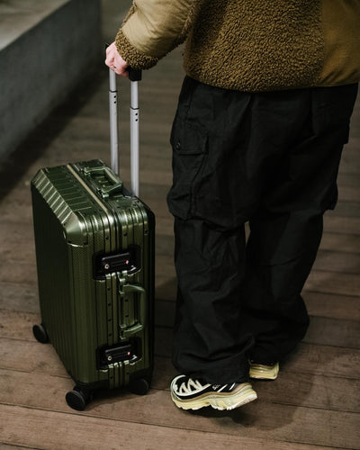 TREVA Aluminum Suitcase Army Green