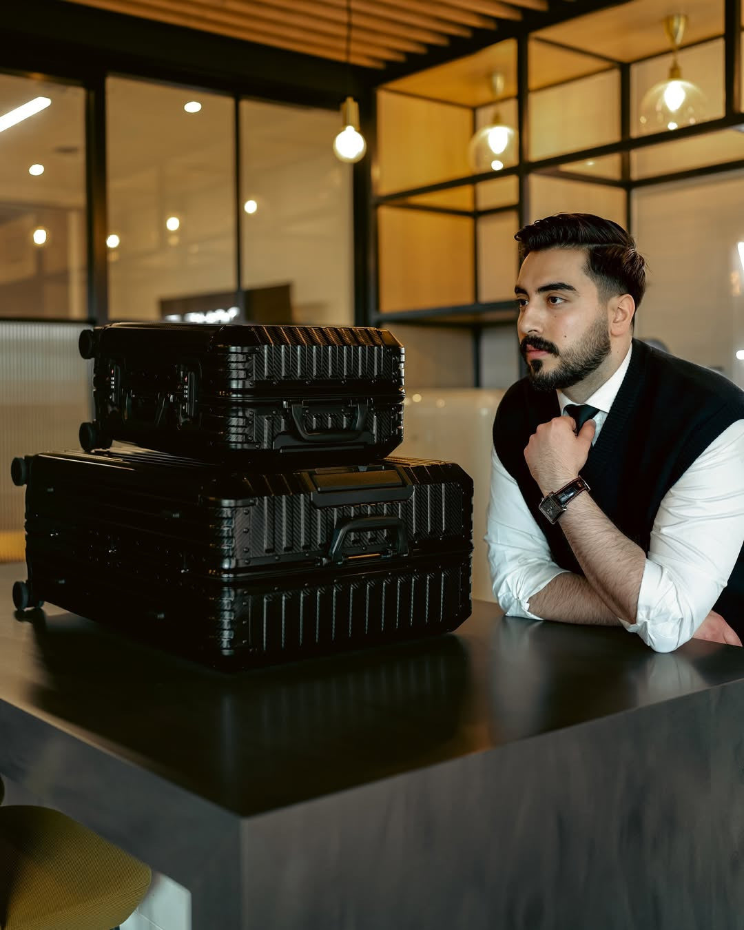 TREK Aluminum Suitcase Black